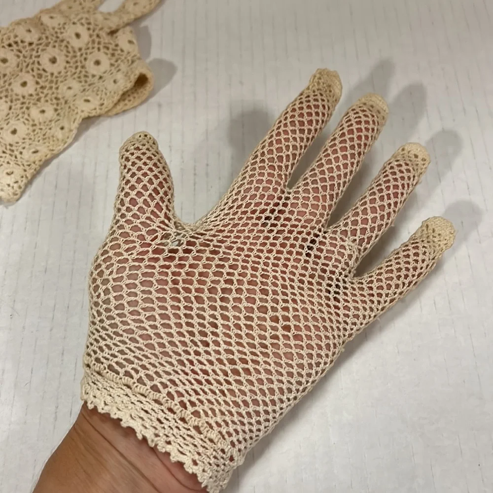 Vintage Hand Made Cream Crochet Lace Gloves size XS/ S